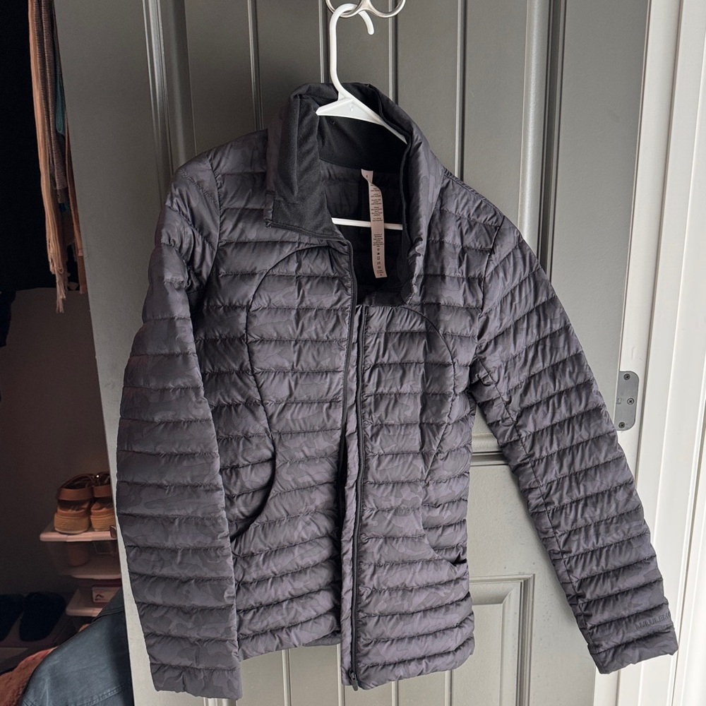 Lululemon Pack it Down Black Quilted Jacket size 6